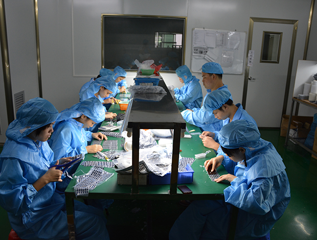 深圳荣进硅胶厂家设立独立无尘包装车间