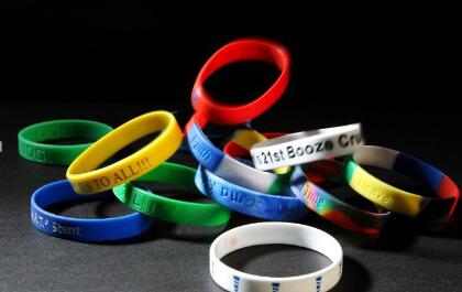 硅胶手环的广泛应用