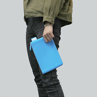 简约时尚女士硅胶手拿包